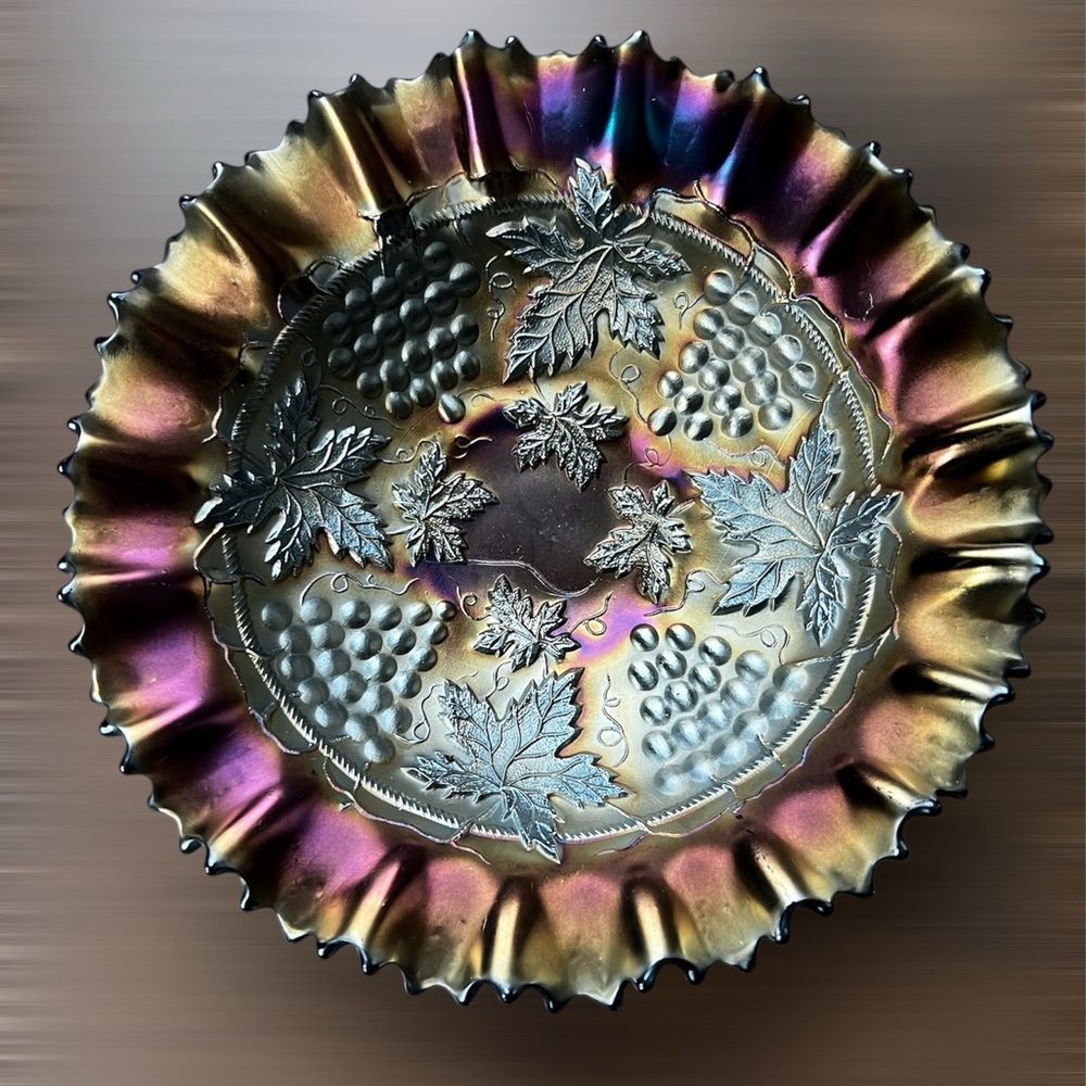 Vintage Carnival Glass Northwood "Grape & Cable" Amethyst Glass Bowl - Picture 2 of 8